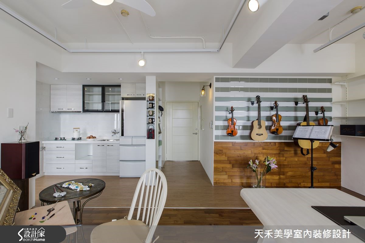 設計師為即將退休的頂客夫妻,設計 15 坪老屋的規劃,
