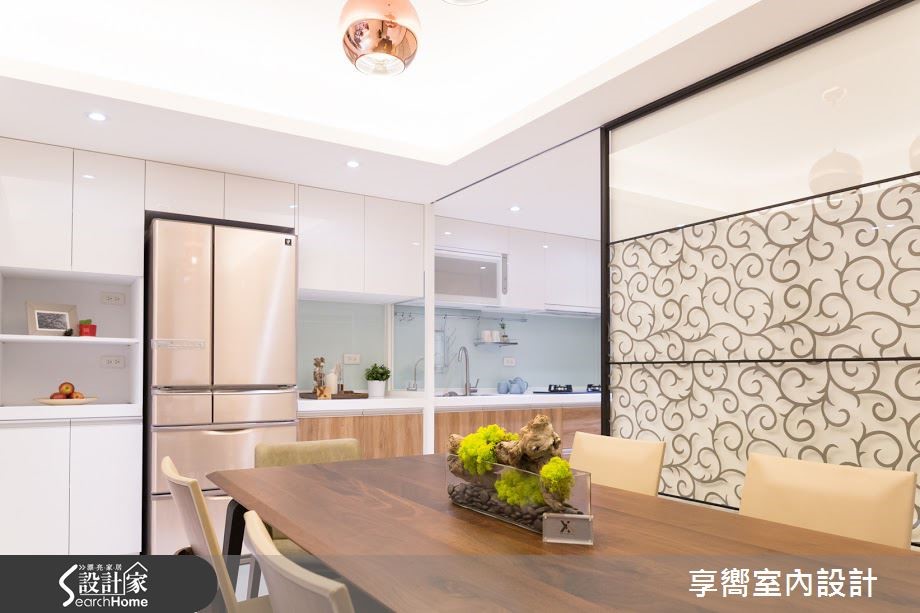 在寧靜的住宅區巷弄中,住著三代同堂的 5 口之家,要