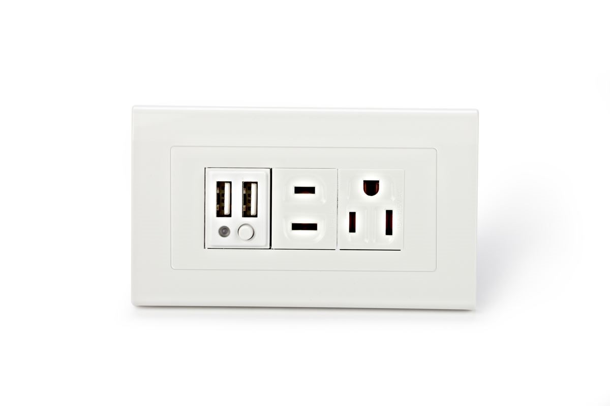 先進的 USB 充電插座適用 110V 或 220V 電壓,獲得多項國際安規認證。 先進的 USB 充電插座適用 110V 或 220V 電壓,獲得多項國際安規認證。