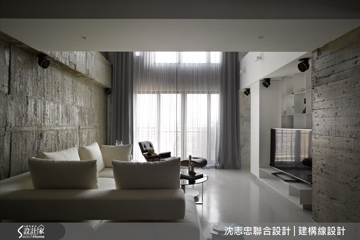 追尋展現材質本身由時間變化,由其產生厚度,帶給不同對象不同的體驗感受。 追尋展現材質本身由時間變化,由其產生厚度,帶給不同對象不同的體驗感受。