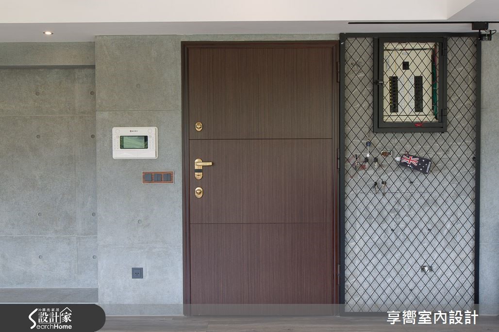 走,回家度假去吧!坐擁明媚山景和綠意的 28 坪居宅,