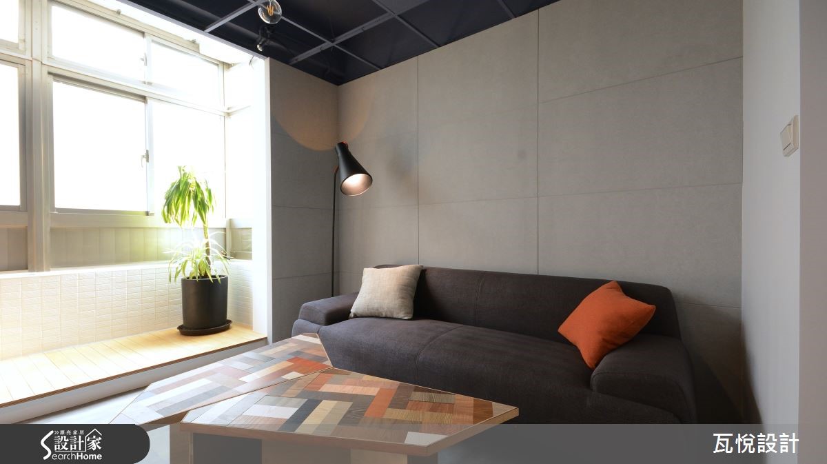 以 Loft 風定義的 28 坪辦公室,善用材質,實踐環保再