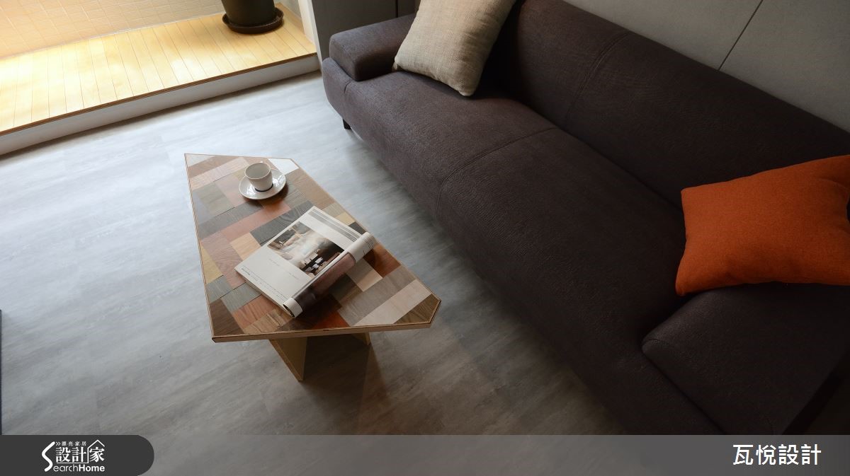 以 Loft 風定義的 28 坪辦公室,善用材質,實踐環保再