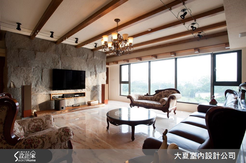 寬敞的生活領域中,擁有極佳的日光條件,客廳中巧妙運