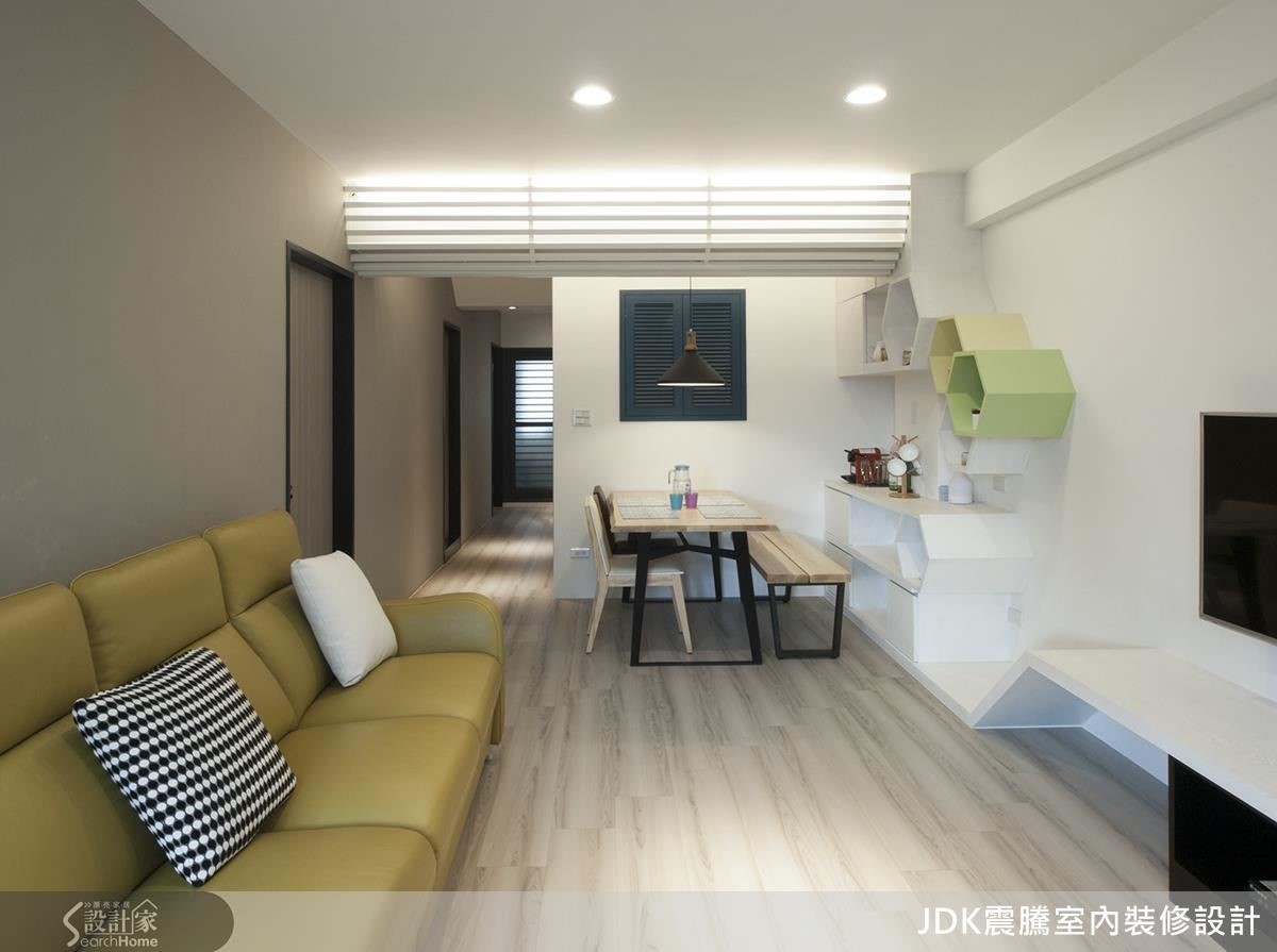 22 坪老公寓是狹長的屋形, 3 房的格局形成陰暗的長廊