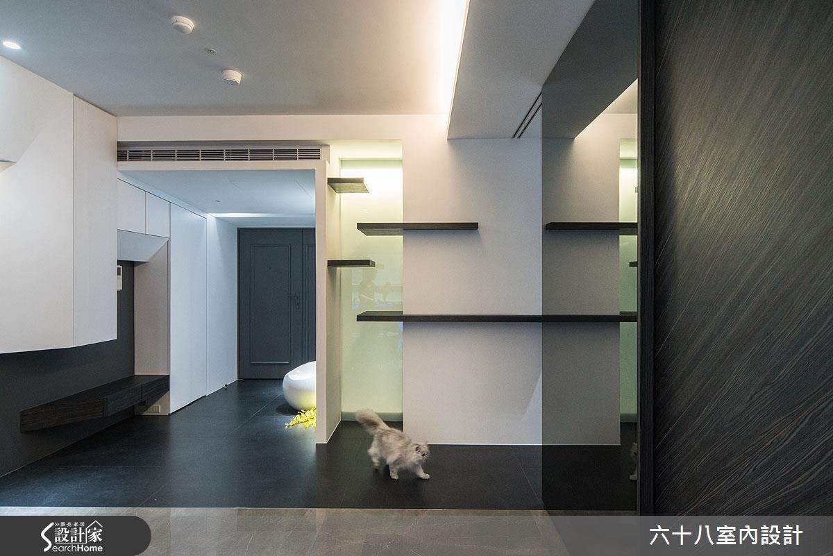 位於高樓層的 15 坪居所,擁有極佳的景致優勢,屋主十