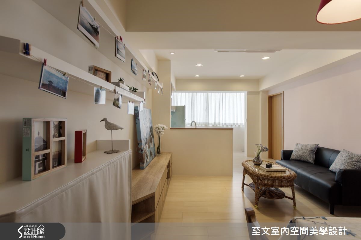 18 坪老屋,是一家三口的小窩,設計師將主臥房門位置