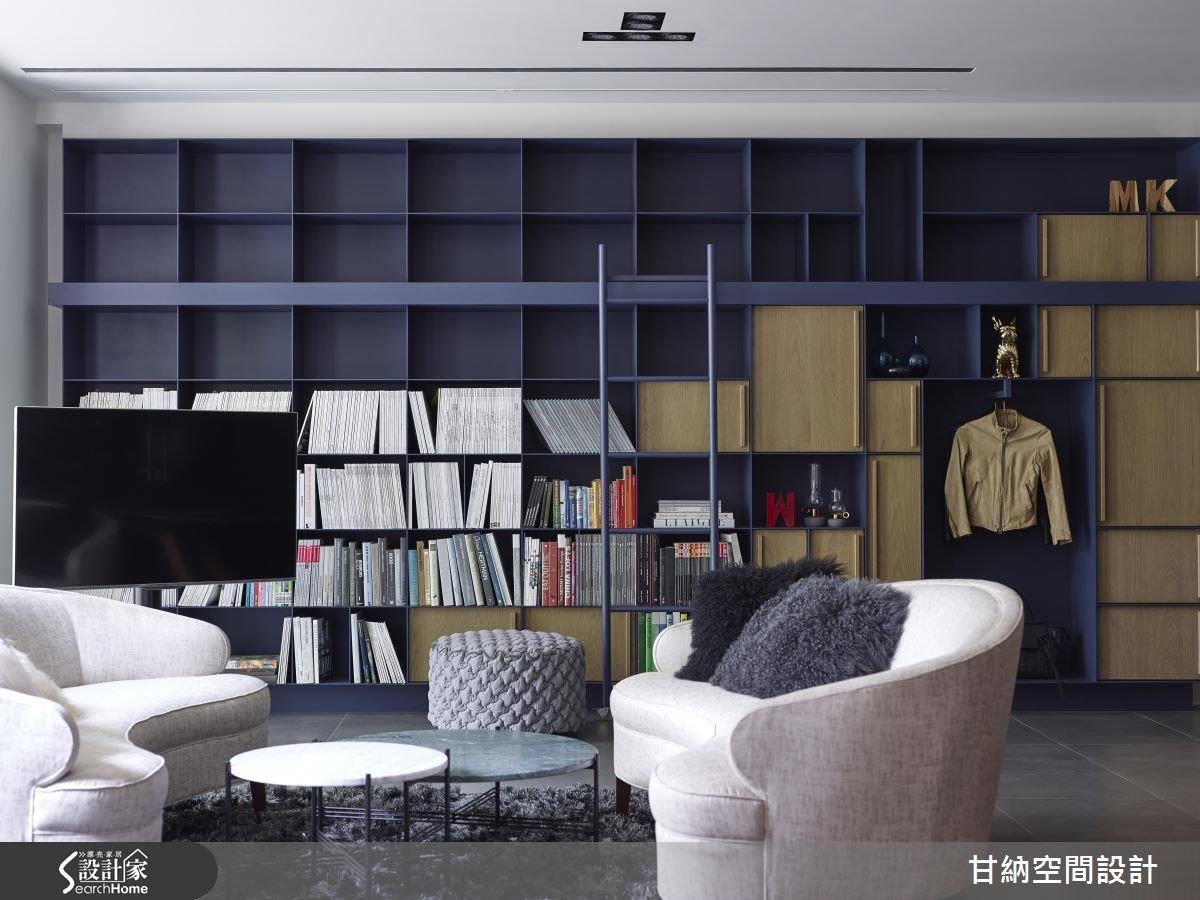 一整面的櫃體以各式線條比例分割,書本、物件或衣物都可以是擺置的內容,保有屋主空間樣貌的自主權,給予相當程度的自由和空間。 一整面的櫃體以各式線條比例分割,書本、物件或衣物都可以是擺置的內容,保有屋主空間樣貌的自主權,給予相當程度的自由和空間。