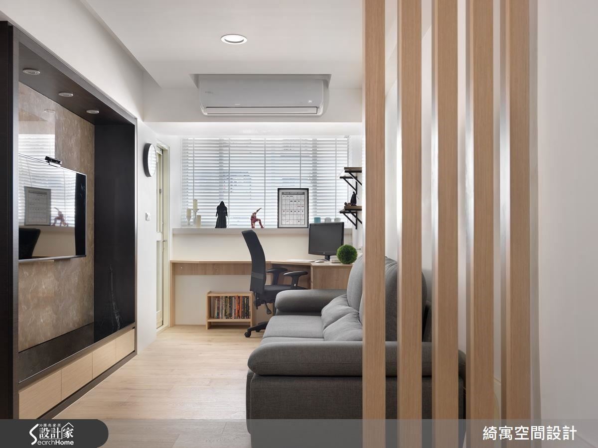 利用長條原木、保留空隙排列為屏隔,區分玄關與客廳範疇的同時,也保留空間的延展性,並利用長條窗設計,將清新日光引入廚房,搭配溫和的自然色系,也顯得更加明亮清爽,隨時沐浴在舒適的氛圍中。 利用長條原木、保留空隙排列為屏隔,區分玄關與客廳範疇的同時,也保留空間的延展性,並利用長條窗設計,將清新日光引入廚房,搭配溫和的自然色系,也顯得更加明亮清爽,隨時沐浴在舒適的氛圍中。