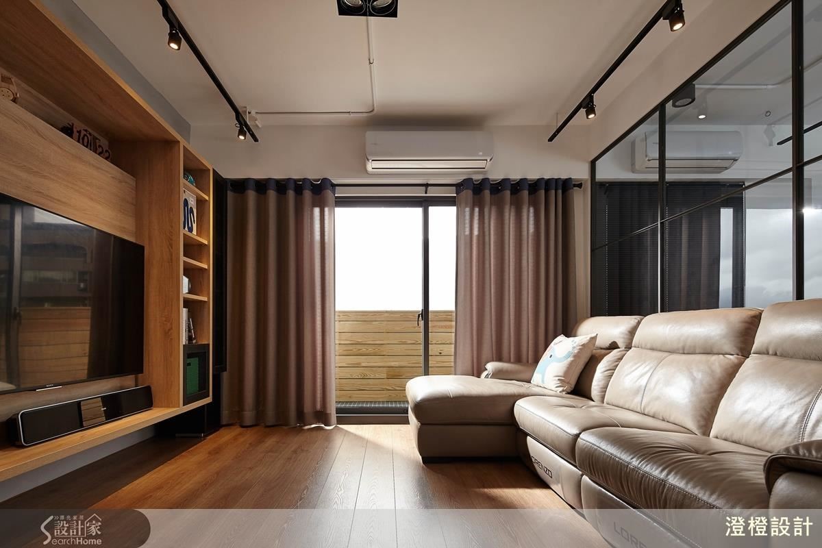 空間於北歐基底中結合 Loft 語彙,讓兩種風格無違和搭接。 空間於北歐基底中結合 Loft 語彙,讓兩種風格無違和搭接。