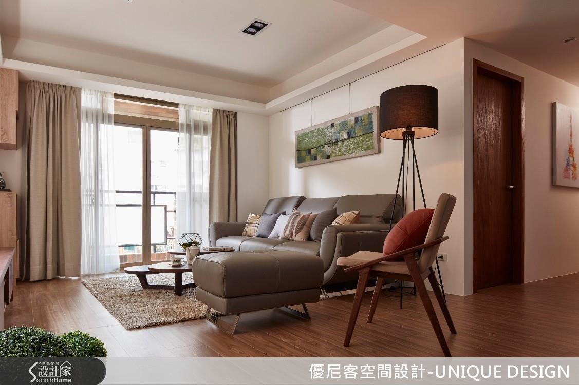 以年輕夫妻的生活為出發點,讓兩人在明亮氛圍、溫潤木