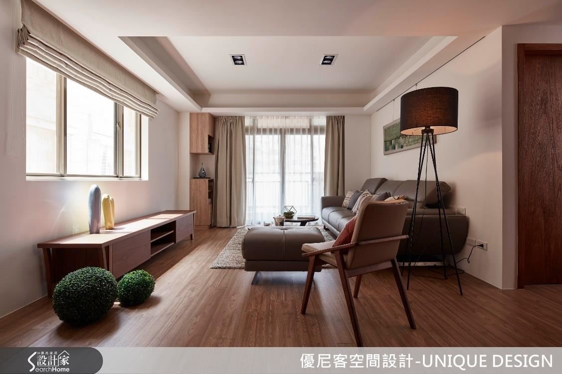 以年輕夫妻的生活為出發點,讓兩人在明亮氛圍、溫潤木