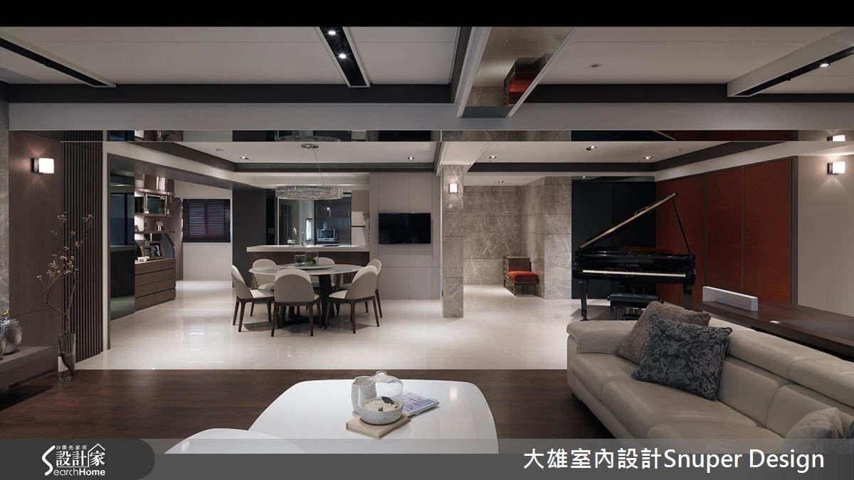 此案為複層設計,設計師於西方的空間架構中,埋入中式