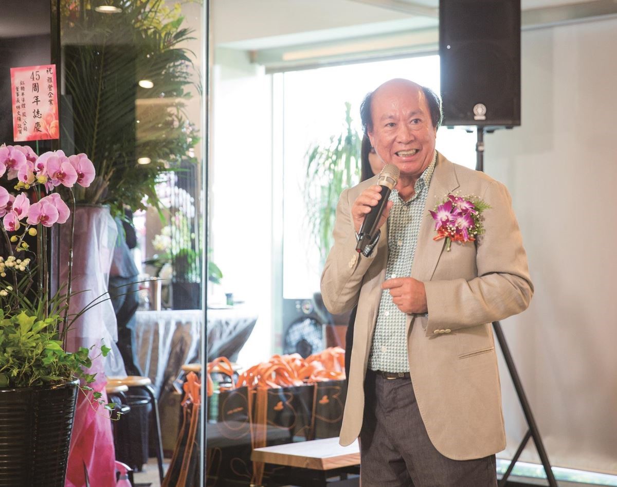 雅登廚飾董事長曾明敬表示,品牌堅持嚴選歐洲進口板材與五金,訴求以最佳品質回饋給每一位消費者。 雅登廚飾董事長曾明敬表示,品牌堅持嚴選歐洲進口板材與五金,訴求以最佳品質回饋給每一位消費者。