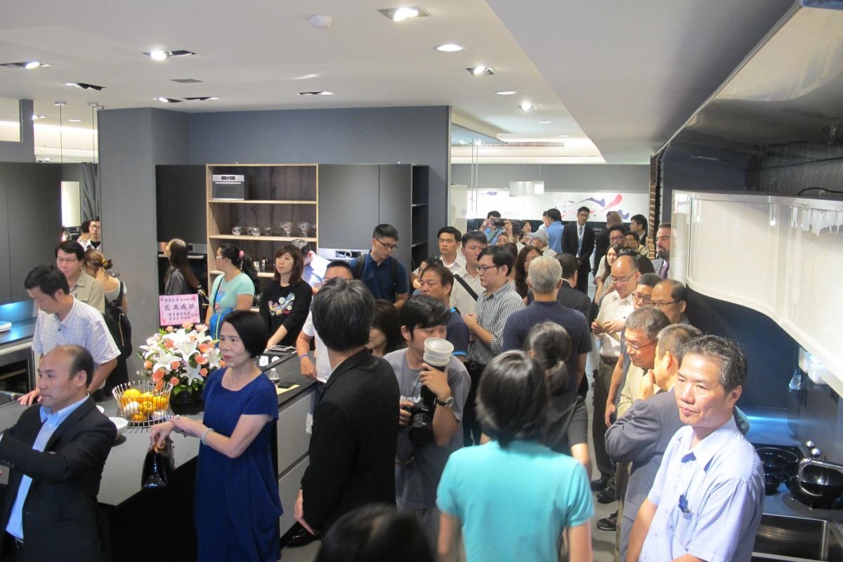 45 周年慶新品發表酒會,現場集結眾多設計師、業者與媒體記者。 45 周年慶新品發表酒會,現場集結眾多設計師、業者與媒體記者。