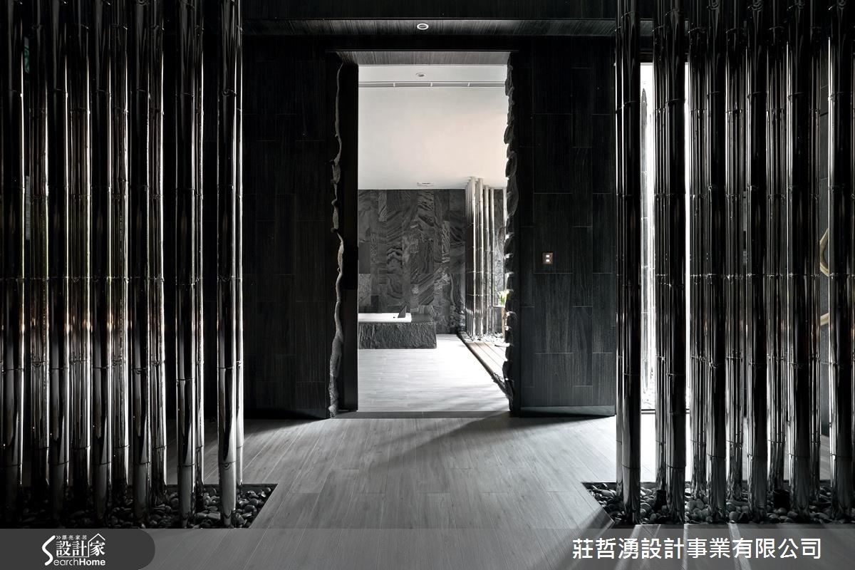 坐落於低密度開發街道的「水舞行館」度假旅店,依據市