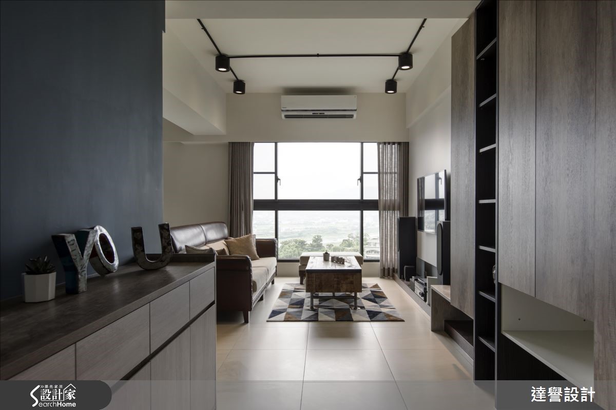 30 坪 Loft 風居宅,設計師增加廚房的收納機能,並減