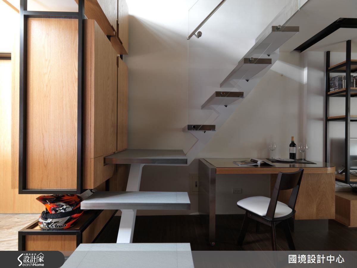 狹長格局的 9 坪樓中樓,要住進一家 4 口,竟然還能有