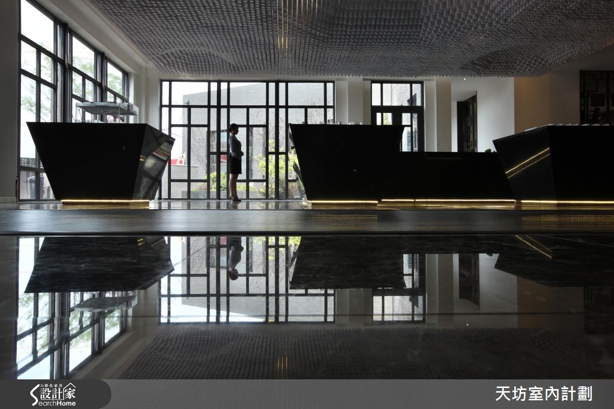 本案為接待中心專案,為創造其特殊性與價值性,設計師