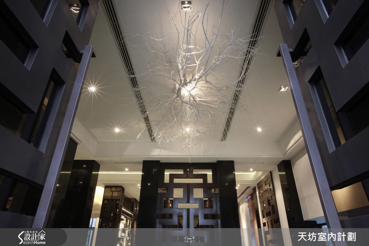 本案為接待中心專案,為創造其特殊性與價值性,設計師