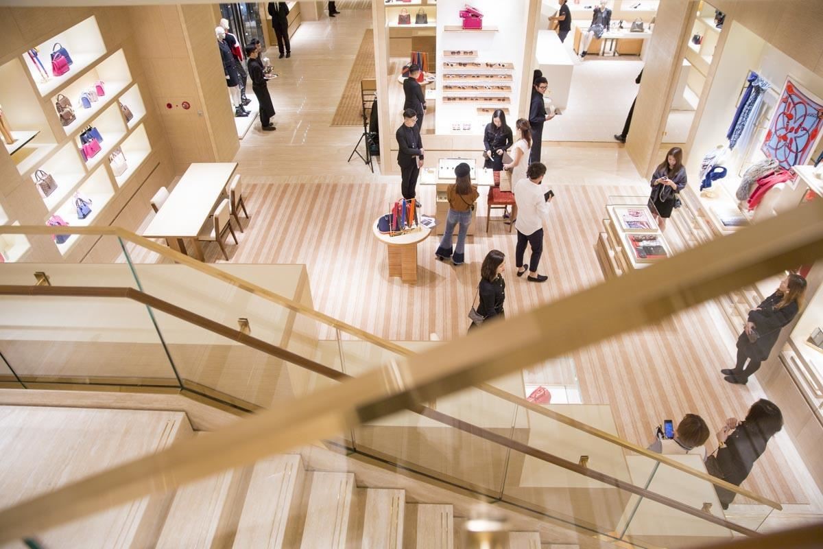 精品龍頭之一的路易威登Louis Vuitton,於2016年10月