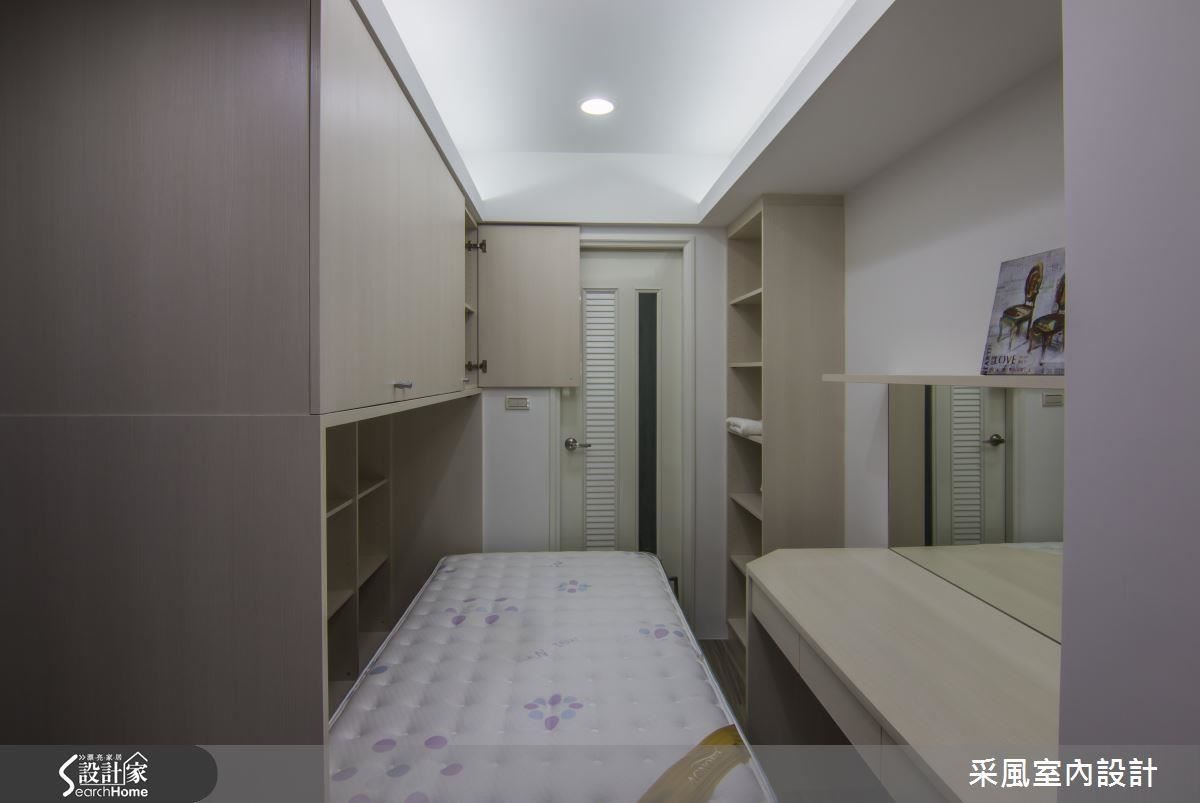 屋齡已 35 年的老屋是長年居住北歐的一家四口,返台時