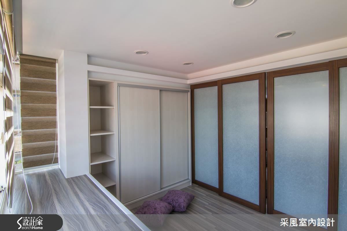 屋齡已 35 年的老屋是長年居住北歐的一家四口,返台時