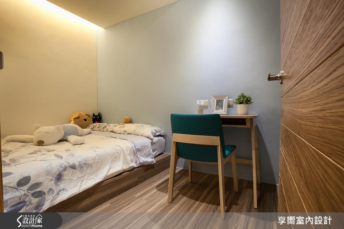 姊弟同住的 17 坪新居,經由設計師巧心裝修後,除了注