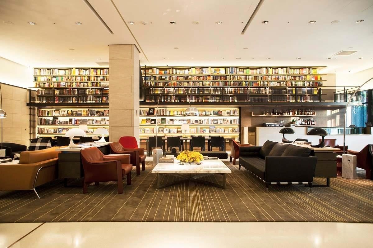 The Lounge大廳書房的大型書牆 The Lounge大廳書房的大型書牆