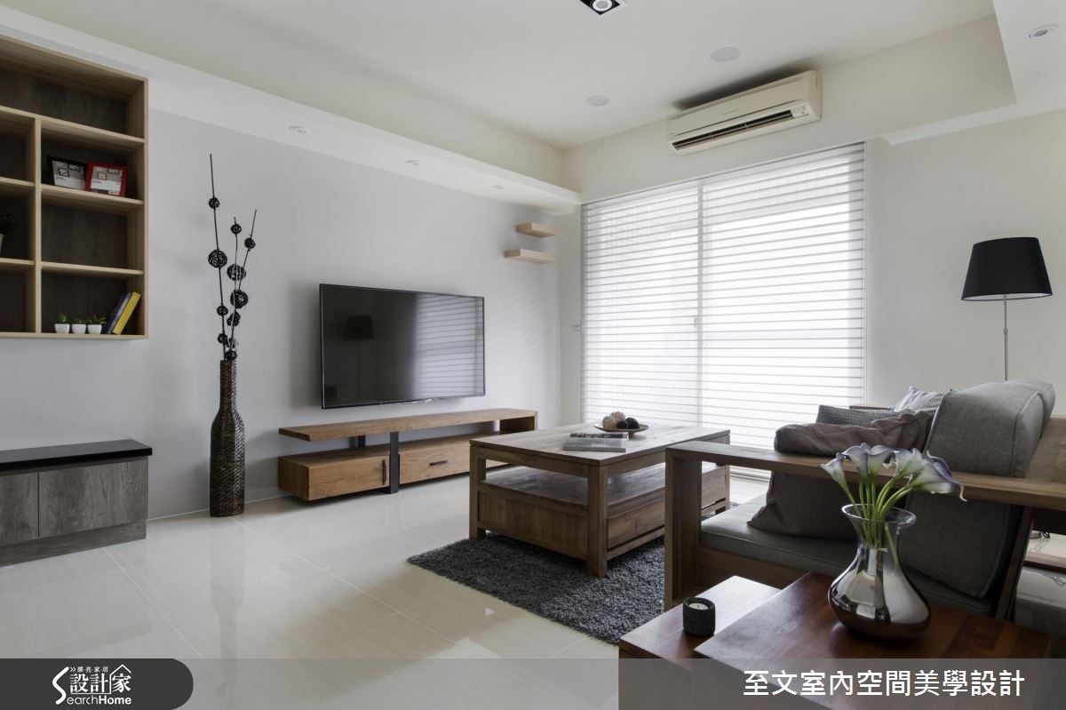 位於都市郊區的 30 坪老屋坐擁青山綠水的自然美景,但