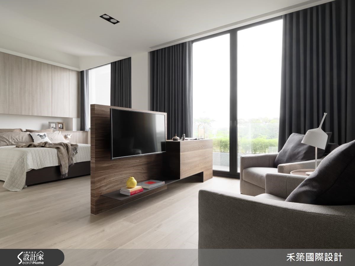 一幢近 142 坪的自地自建現代宅,是父親留給兒子的禮