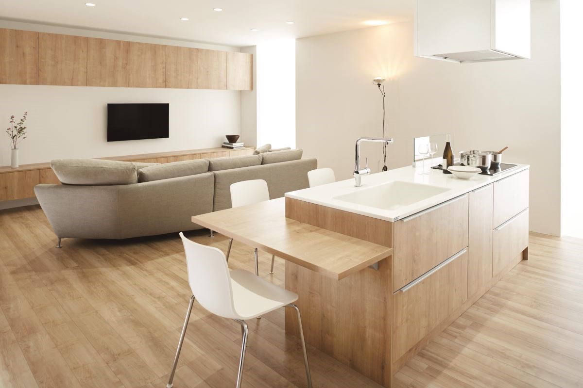 LDK = LIVING + DINNIE + KITCHEN 客廳廚房與餐廳形成一個可以自由來去的大空間,家人可以各自忙自己的事卻同處在一個空間中,無形中增加了彼此的緊密度。 LDK = LIVING + DINNIE + KITCHEN 客廳廚房與餐廳形成一個可以自由來去的大空間,家人可以各自忙自己的事卻同處在一個空間中,無形中增加了彼此的緊密度。