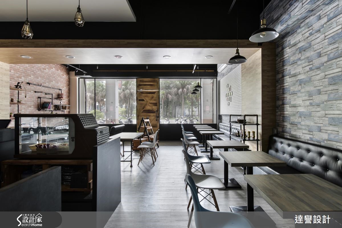 25 坪的「The Burger House」餐廳,以美式漢堡料理為