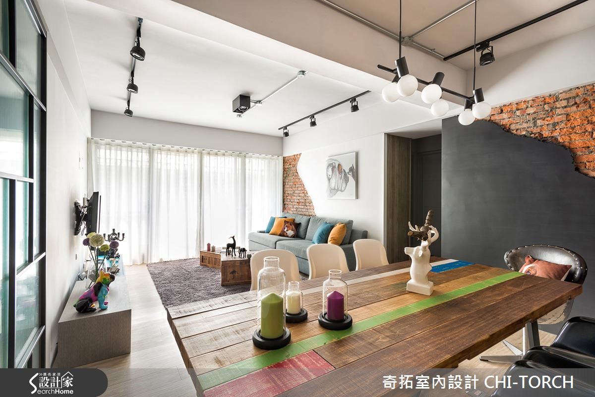 座落於都市的早期開發區內, 25 坪的老房子在廟宇與古