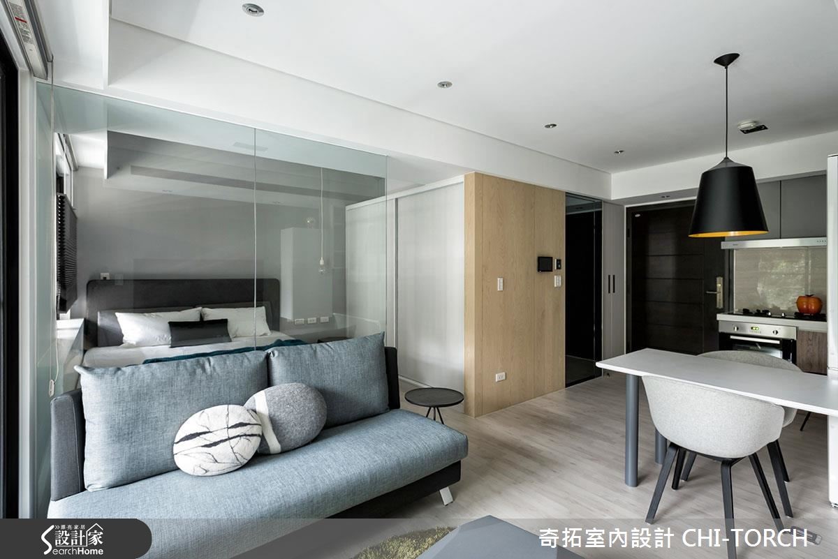 裝潢完工後,剛出生的寶寶也要一起住進這個 15 坪的新