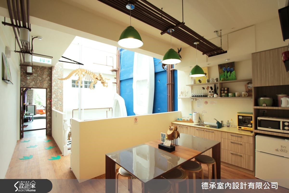 設計師為民宿主人延伸出不同的主題住宿空間,把侏儸紀