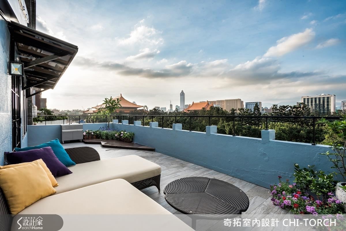 喜愛能夠看到戶外景致的陽台,重新整理過地面,配上戶外家具,牆漆上天空藍就是迷人的觀景台。 喜愛能夠看到戶外景致的陽台,重新整理過地面,配上戶外家具,牆漆上天空藍就是迷人的觀景台。