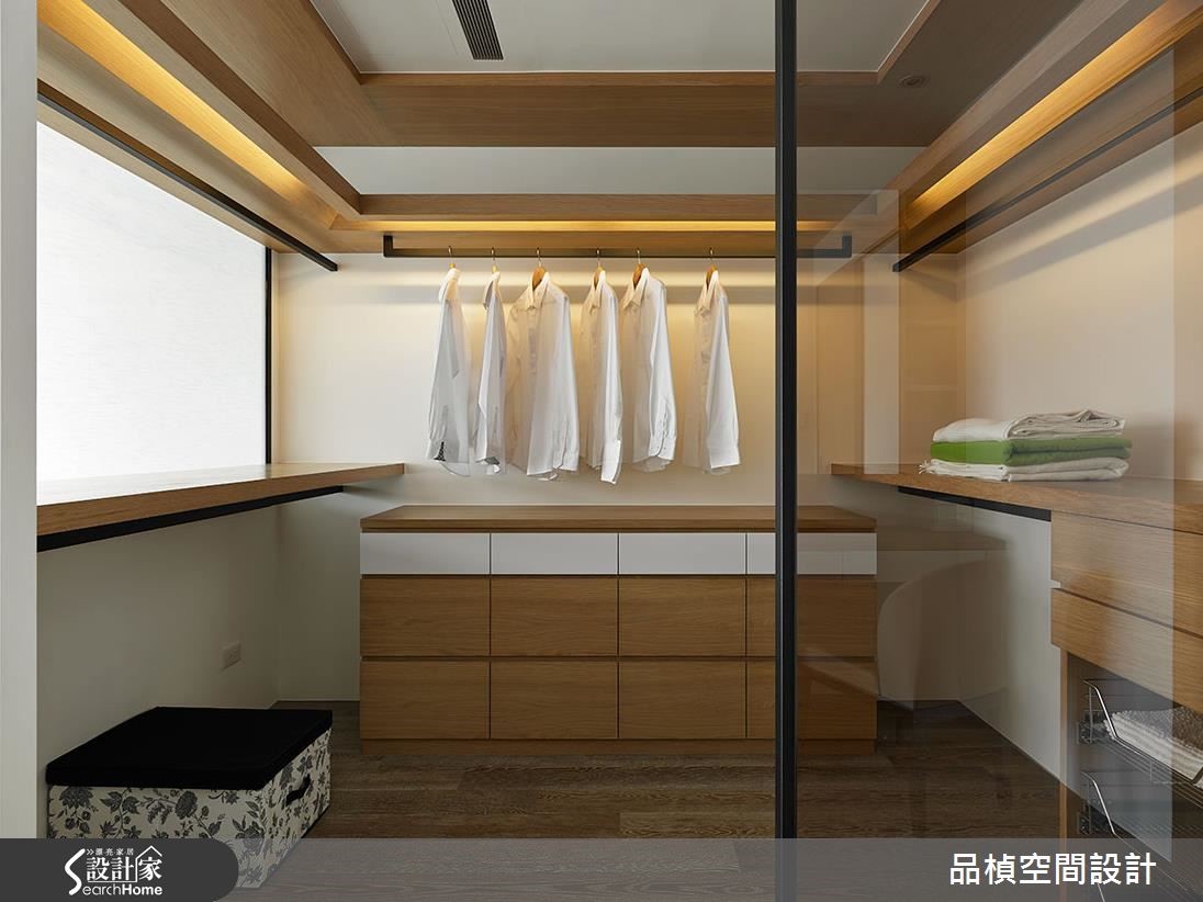60 坪的新成屋具有絕佳的採光優勢,設計師將格局打開