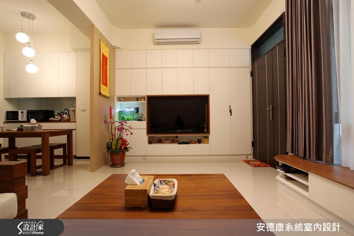 原本一家4口入住在3房2廳的大樓公寓裡,小孩紛紛長大