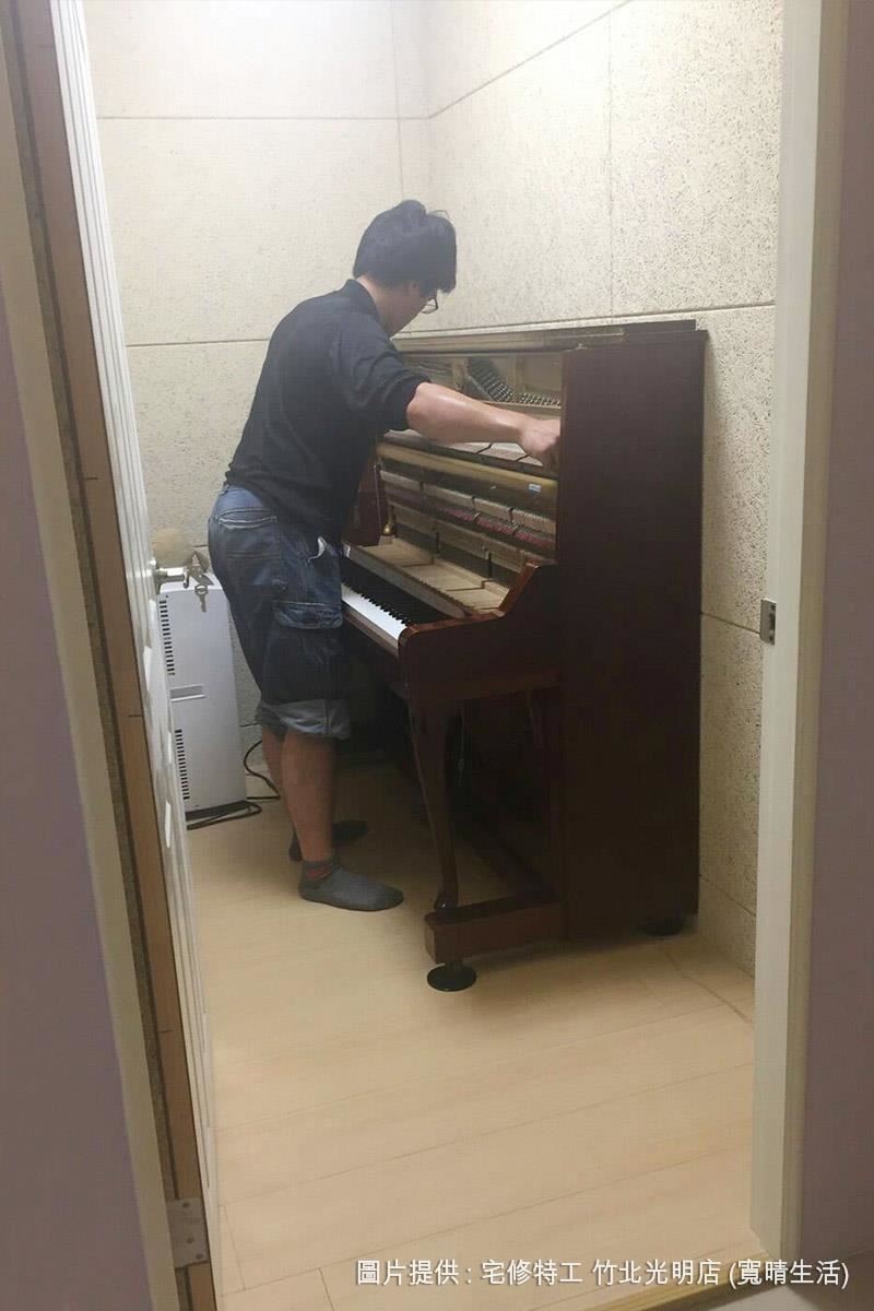像琴房這類很重視聲音表現的空間,美絲板的吸音特性,能明顯地降低迴音、噪音的干擾。 像琴房這類很重視聲音表現的空間,美絲板的吸音特性,能明顯地降低迴音、噪音的干擾。