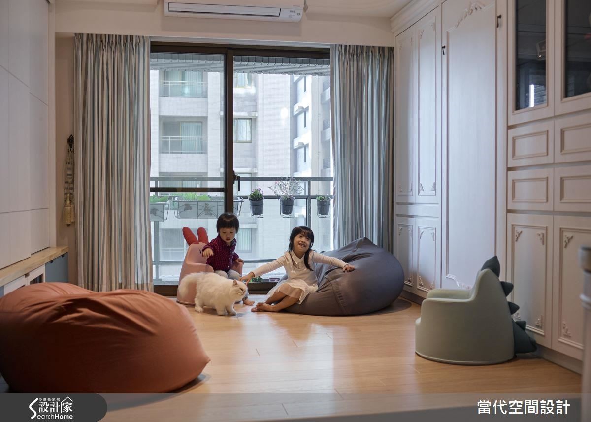 年輕的屋主夫妻當初買下這間房子時,雖然有著3房2廳的