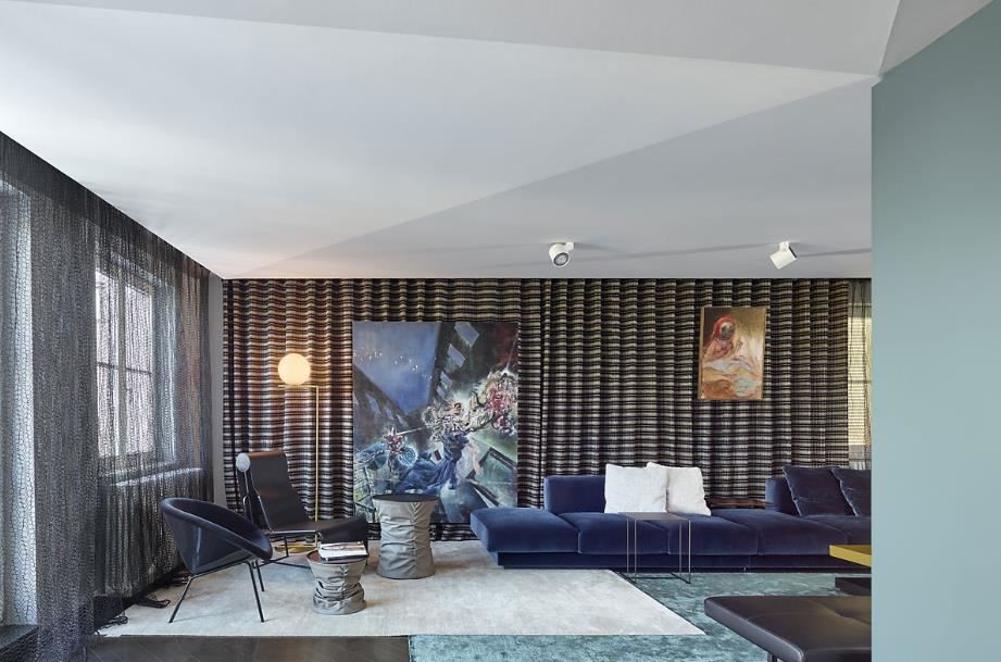 Ippolito Fleitz Group 所設計的 House Benz;為著名家具品牌總監的商住兩用居宅,充滿活力與設計感的居住體驗。 Ippolito Fleitz Group 所設計的 House Benz;為著名家具品牌總監的商住兩用居宅,充滿活力與設計感的居住體驗。