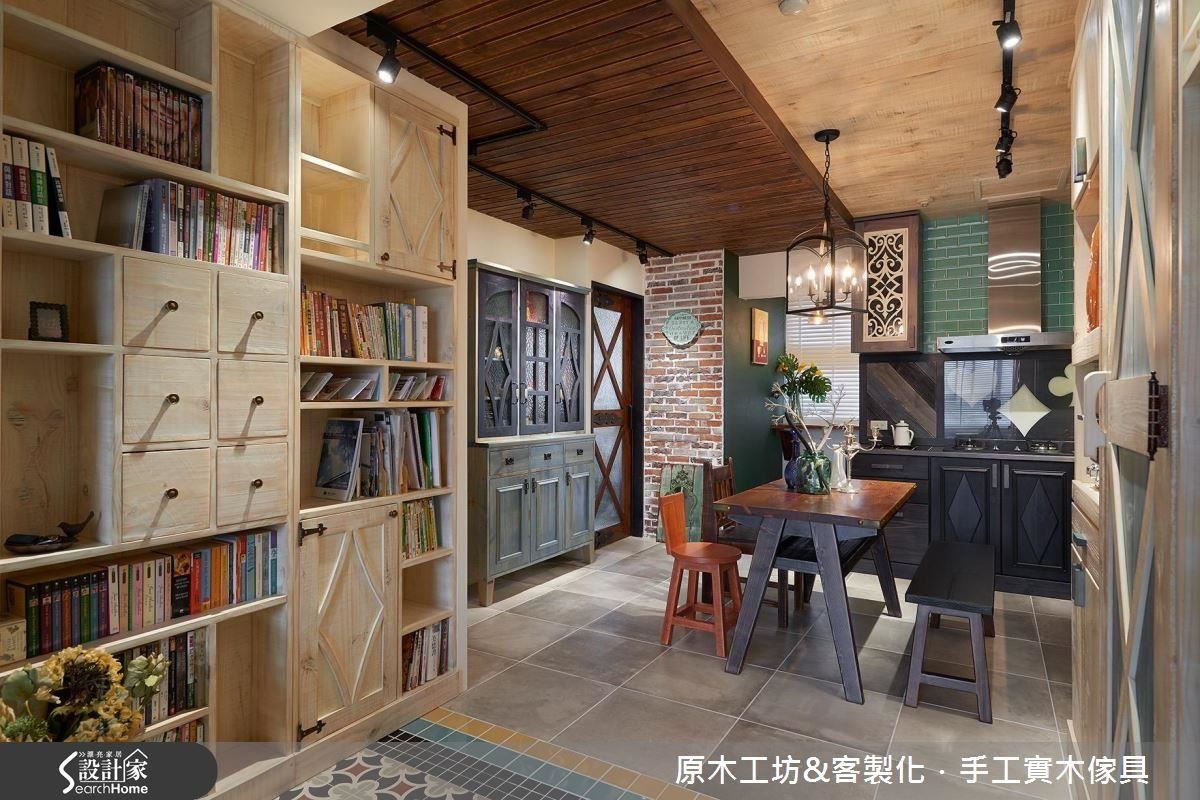 屋內多以兼具美型與機能的原木櫃體,滿足屋主獨有的收納需求。 屋內多以兼具美型與機能的原木櫃體,滿足屋主獨有的收納需求。