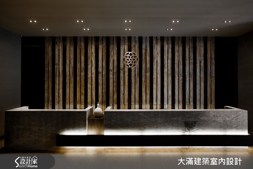 210 坪商業空間,設計師挹注現代風格,將俐落線條輔以