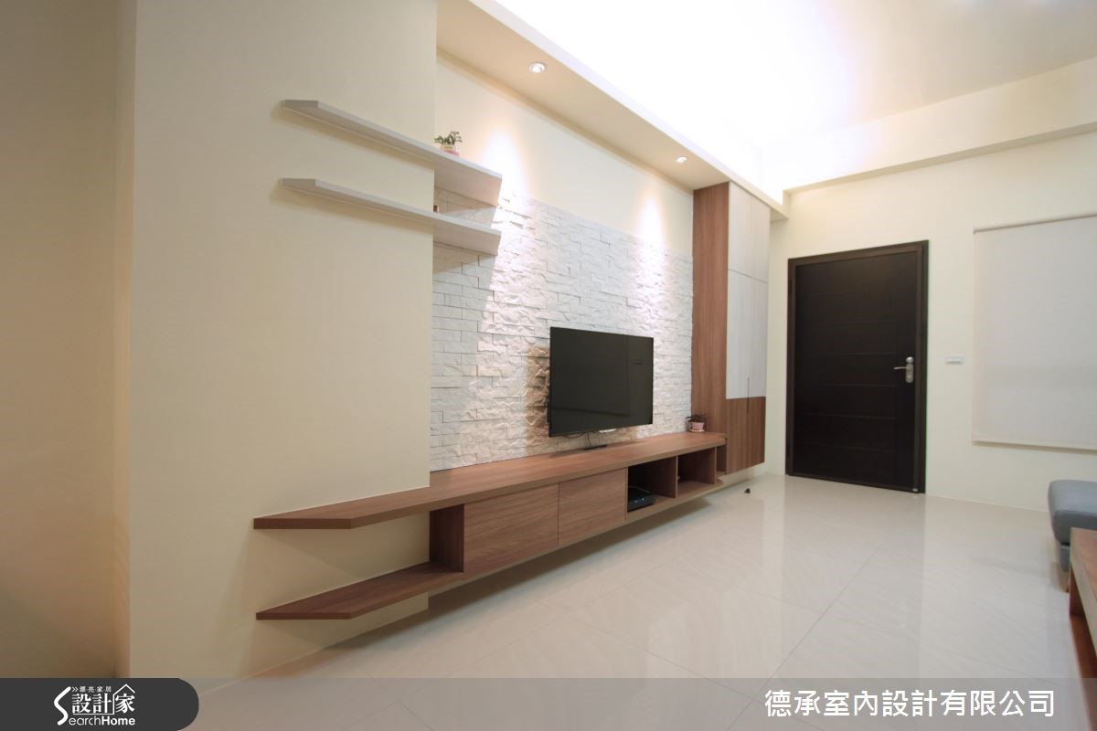擷取北歐風的簡約,並利用大量的米色調飾底,展現寬敞