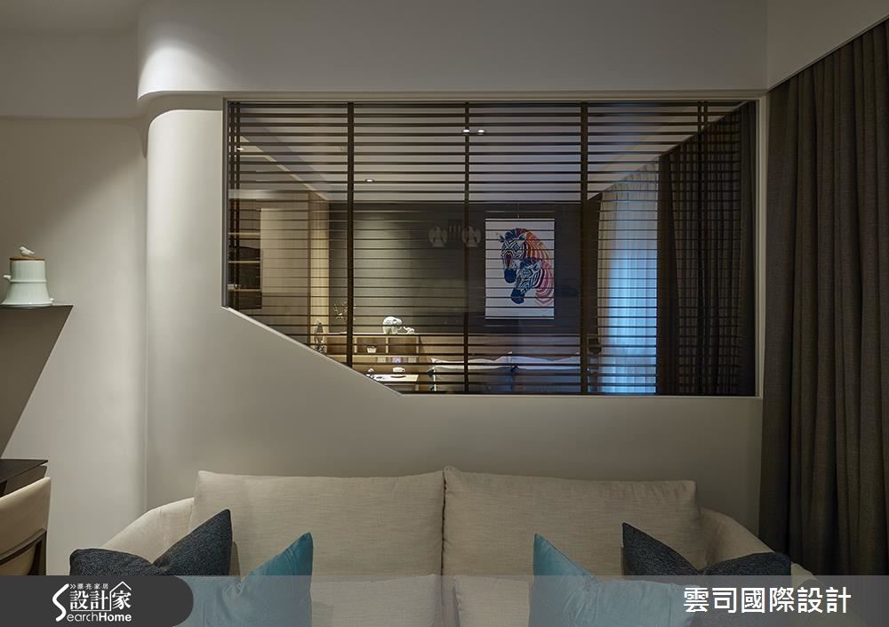 年輕的夫妻為新婚生活購置了 10 坪新成屋,雖然格局方
