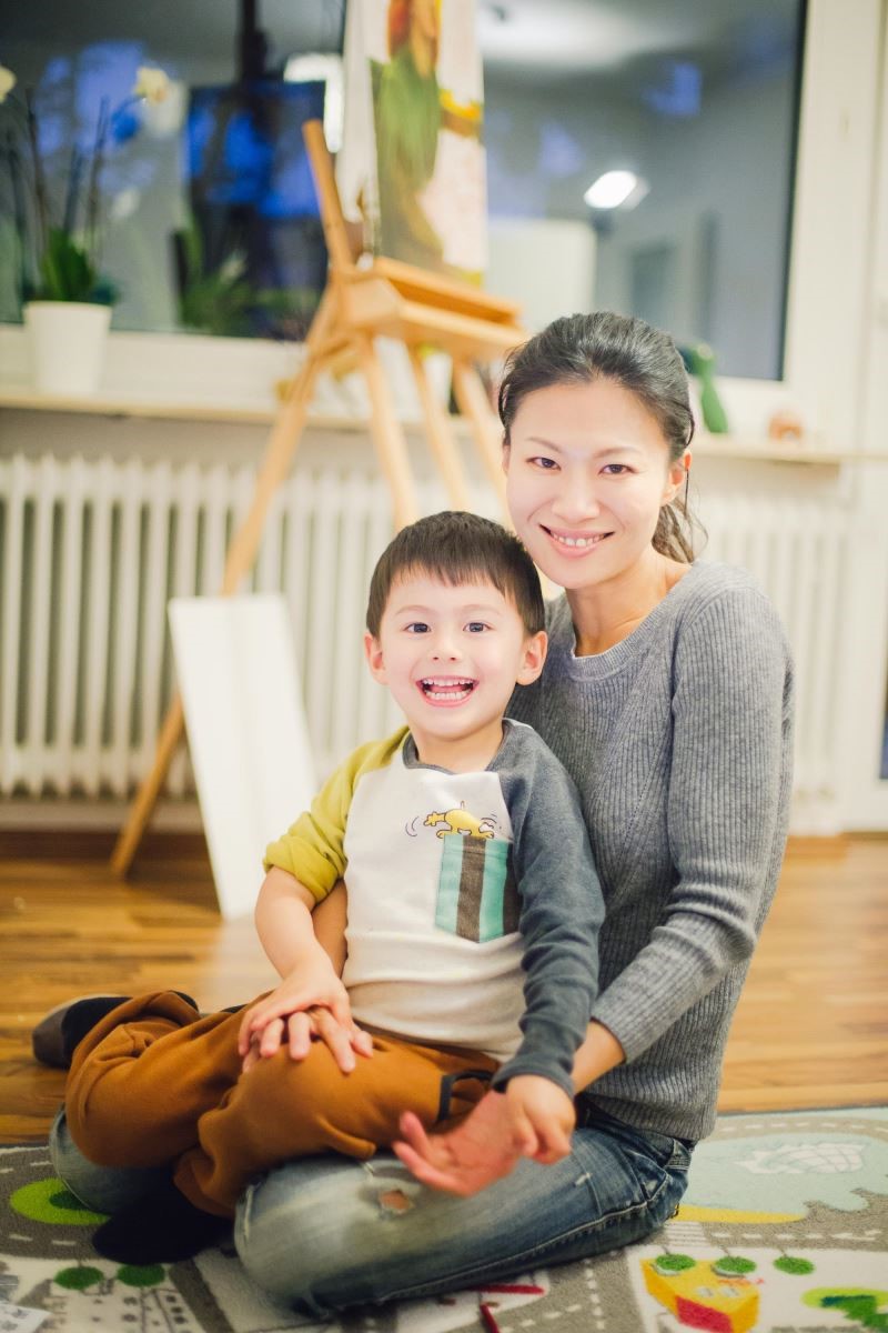 Claudia 告訴我們,在德國房子很多,但找到適合自己的房子是可遇不可求的!對於德國人來說,小孩一定要有屬於自己的獨立房間才行。 Claudia 告訴我們,在德國房子很多,但找到適合自己的房子是可遇不可求的!對於德國人來說,小孩一定要有屬於自己的獨立房間才行。