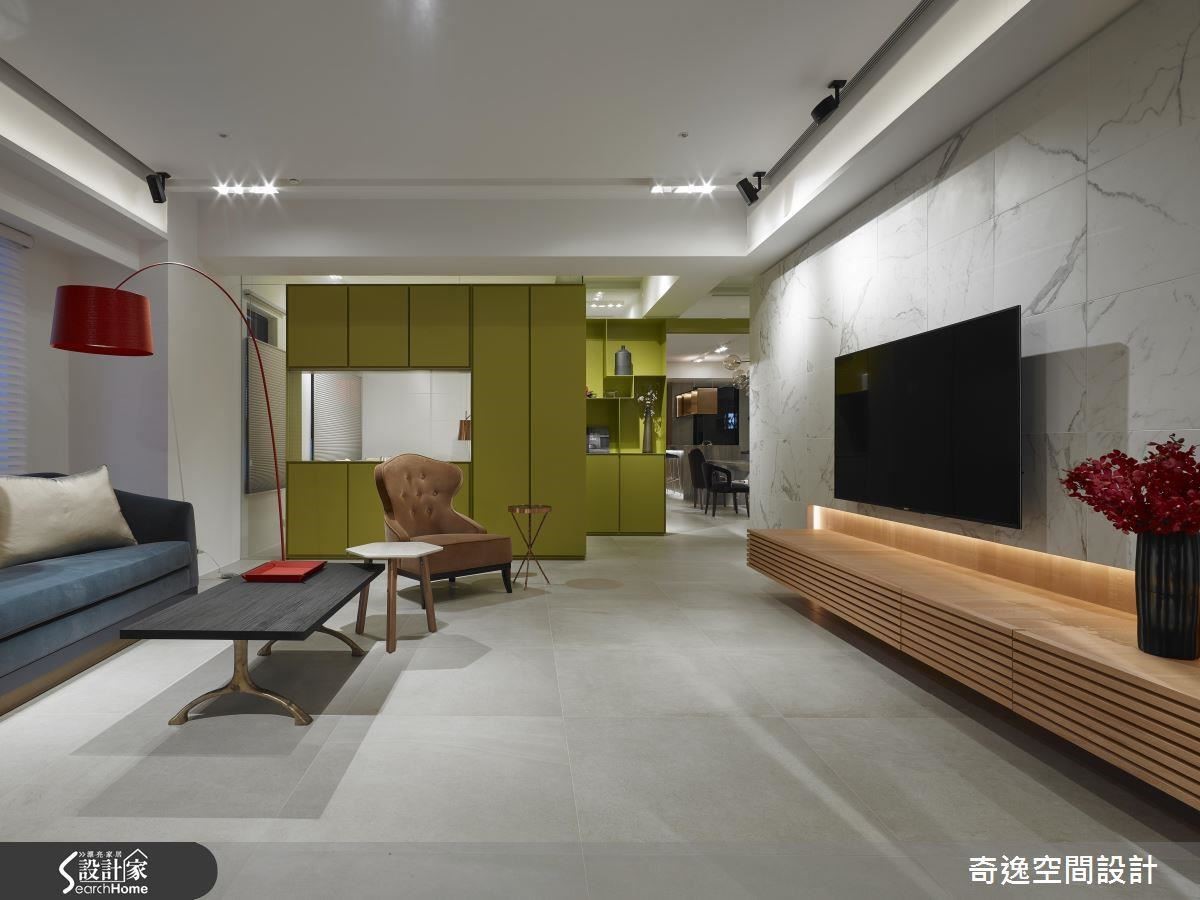 綠色立面的造型修飾空間的不方正,也營造出空間層次與視覺延展性。 綠色立面的造型修飾空間的不方正,也營造出空間層次與視覺延展性。