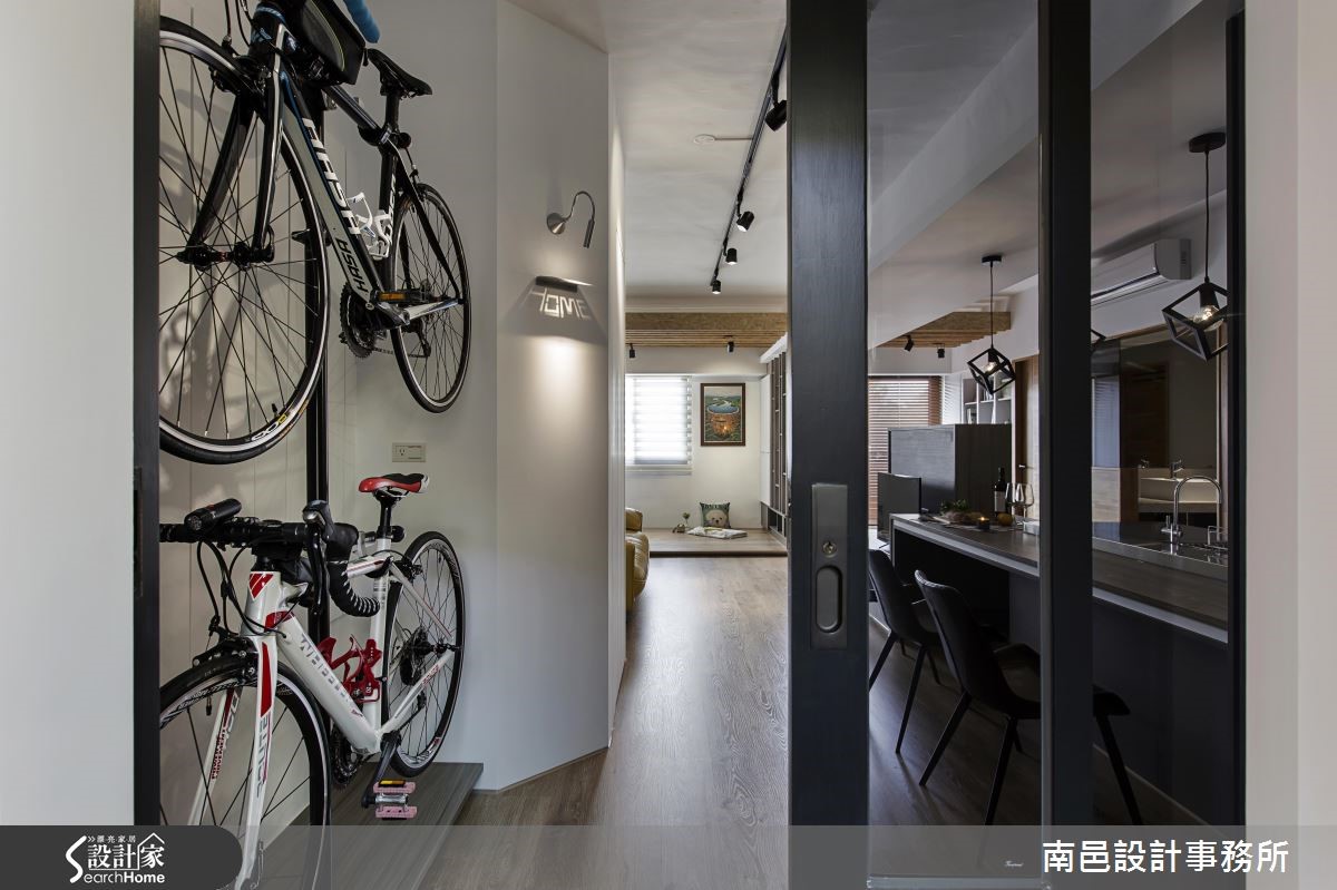 如果喜歡單車運動,可以好好參考這個 25 坪的住宅空間