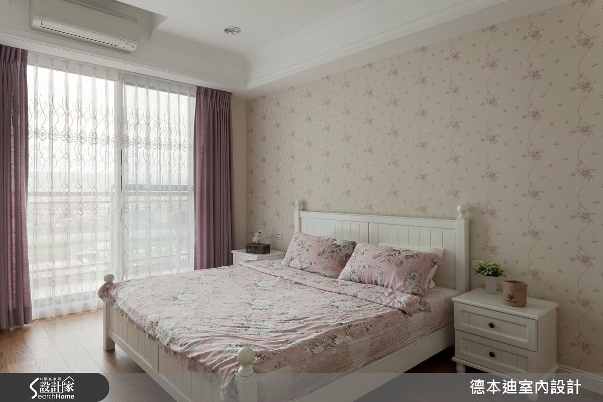 以休閒感的美式作風打造整體空間,簡約乾淨的線板遊走